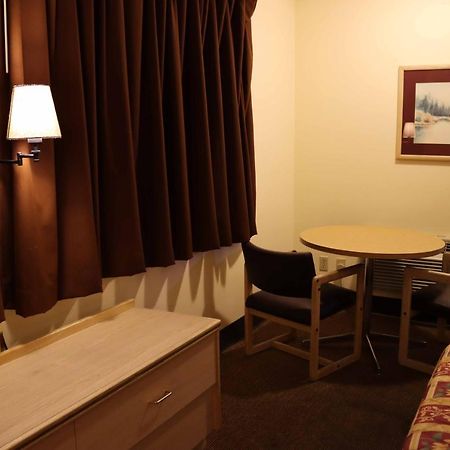 Tiki Lodge Motel Spokane Zewnętrze zdjęcie